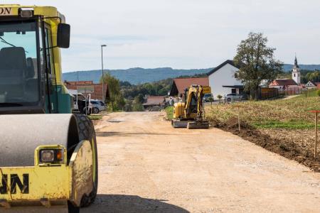 Začela se je prenova ceste Goli Vrh - Mandrga v Šentvidu pri Stični 8